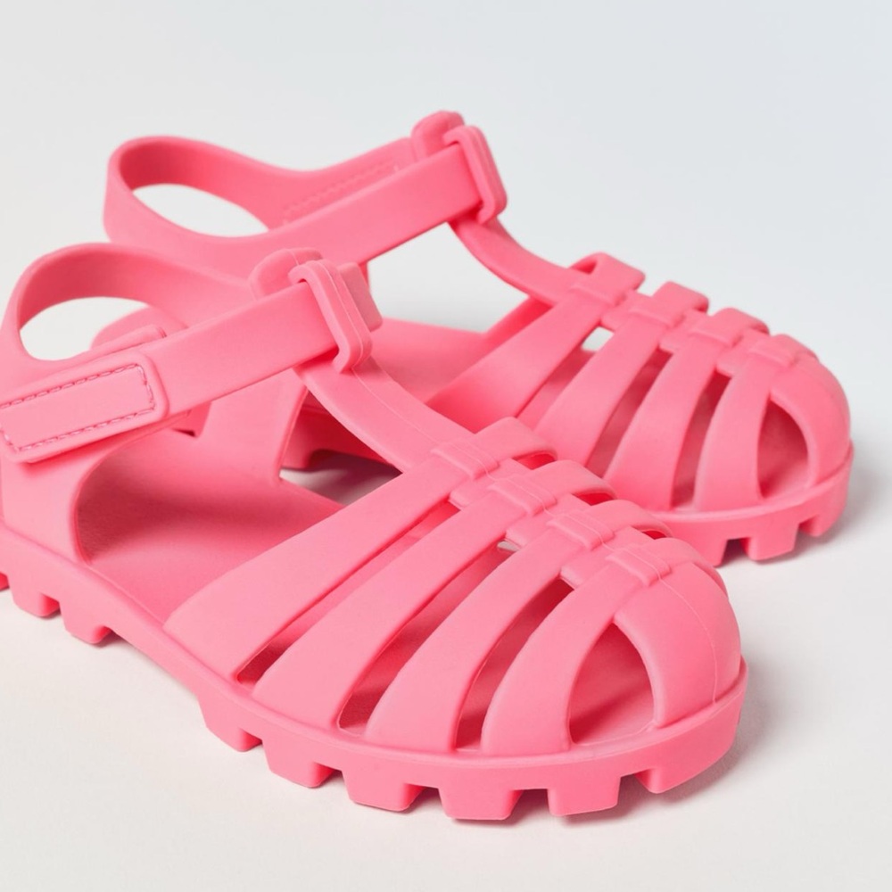 NWT Zara Size 7 toddler rubberized cage sandals pink